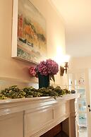 By the Sea Guests Bed & Breakfast & Suites