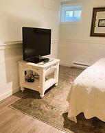 By the Sea Guests Bed & Breakfast & Suites