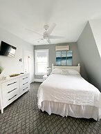 By the Sea Guests Bed & Breakfast & Suites