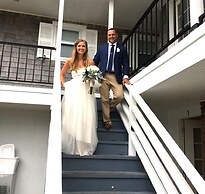 By the Sea Guests Bed & Breakfast & Suites