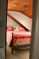 By the Sea Guests Bed & Breakfast & Suites