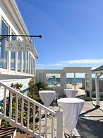 By the Sea Guests Bed & Breakfast & Suites