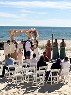 By the Sea Guests Bed & Breakfast & Suites