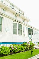 By the Sea Guests Bed & Breakfast & Suites