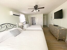 By the Sea Guests Bed & Breakfast & Suites