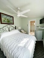 By the Sea Guests Bed & Breakfast & Suites