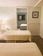 By the Sea Guests Bed & Breakfast & Suites