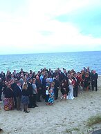 By the Sea Guests Bed & Breakfast & Suites