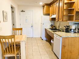 By the Sea Guests Bed & Breakfast & Suites