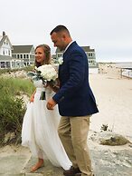 By the Sea Guests Bed & Breakfast & Suites