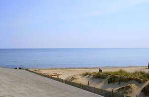 By the Sea Guests Bed & Breakfast & Suites