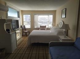 By the Sea Guests Bed & Breakfast & Suites