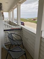 By the Sea Guests Bed & Breakfast & Suites