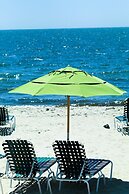 By the Sea Guests Bed & Breakfast & Suites