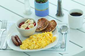 By the Sea Guests Bed & Breakfast & Suites