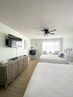 By the Sea Guests Bed & Breakfast & Suites