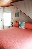By the Sea Guests Bed & Breakfast & Suites