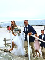 By the Sea Guests Bed & Breakfast & Suites