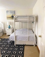 By the Sea Guests Bed & Breakfast & Suites