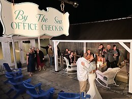 By the Sea Guests Bed & Breakfast & Suites