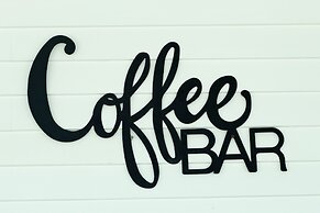 By the Sea Guests Bed & Breakfast & Suites