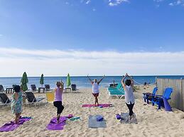 By the Sea Guests Bed & Breakfast & Suites