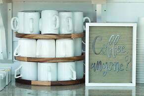 By the Sea Guests Bed & Breakfast & Suites