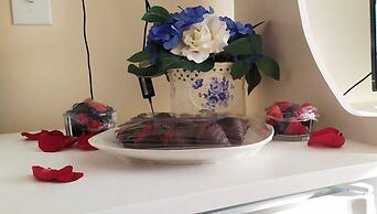 By the Sea Guests Bed & Breakfast & Suites