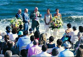 By the Sea Guests Bed & Breakfast & Suites