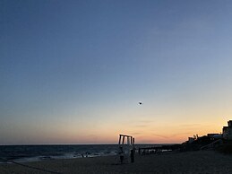 By the Sea Guests Bed & Breakfast & Suites