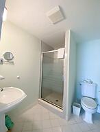 By the Sea Guests Bed & Breakfast & Suites