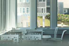 By the Sea Guests Bed & Breakfast & Suites