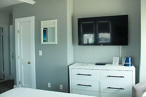 By the Sea Guests Bed & Breakfast & Suites