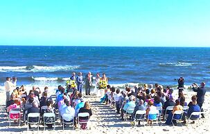 By the Sea Guests Bed & Breakfast & Suites