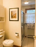 By the Sea Guests Bed & Breakfast & Suites