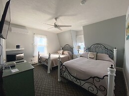 By the Sea Guests Bed & Breakfast & Suites