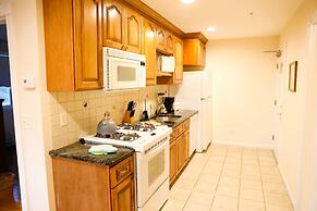 By the Sea Guests Bed & Breakfast & Suites