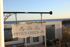 By the Sea Guests Bed & Breakfast & Suites