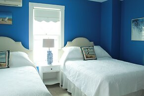 By the Sea Guests Bed & Breakfast & Suites