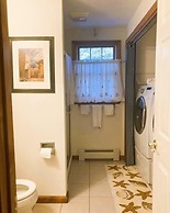 By the Sea Guests Bed & Breakfast & Suites