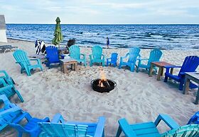 By the Sea Guests Bed & Breakfast & Suites