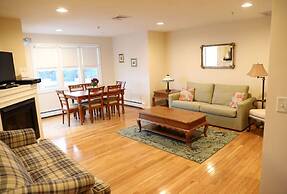 By the Sea Guests Bed & Breakfast & Suites