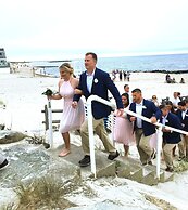 By the Sea Guests Bed & Breakfast & Suites