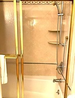 By the Sea Guests Bed & Breakfast & Suites