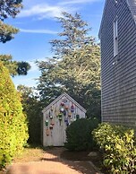 By the Sea Guests Bed & Breakfast & Suites