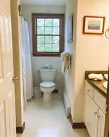 By the Sea Guests Bed & Breakfast & Suites