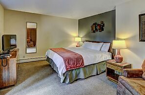 Lake Forest Resort & Club