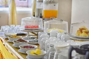 Shwe Poe Eain Hotel