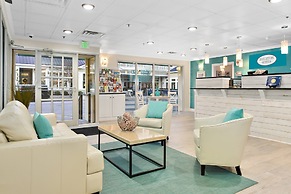 Brighton Suites Hotel