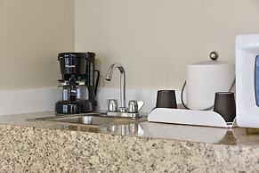 Brighton Suites Hotel